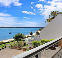 10 'Kiah' 53 Victoria Parade - Waterfront Views AIRCON and Close to the Marina. - Accommodation 4U