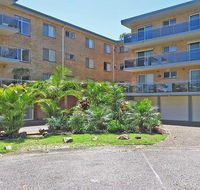 10 'Parkview' 11-13 Catalina Close - peaceful park views - Accommodation 4U