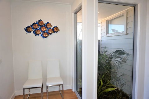 108 Madaffari Drive - Caretta - Luxurious Marina Home With A Spa And Free WiFi - Accommodation 4U 3