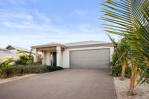 108 Madaffari Drive - Caretta - Luxurious Marina Home With A Spa And Free WiFi - Accommodation 4U 2
