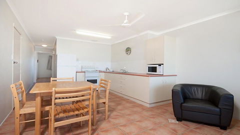 10T Beachfront Apartments - Accommodation 4U 3
