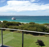 11 'Luskin Lodge' 29 Weatherly Close - stunning water views - Accommodation 4U