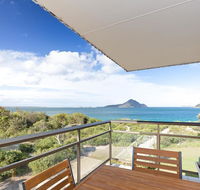 12 'Intrepid' 3 Intrepid Close - right on the beachfront - Accommodation 4U
