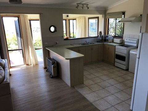 121 Montague Avenue, Kianga - Accommodation 4U 3