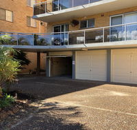 13 'Parkview' 11-13 Catalina Close - great location unit with a locked garage - Accommodation 4U