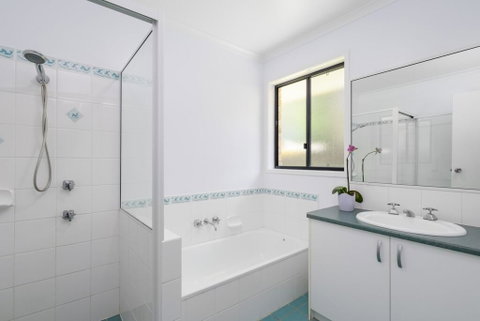13 Orania Court, Rainbow Shores - Pool, Sleeps 8, Air Conditioning, Fire Pit - Accommodation 4U 1