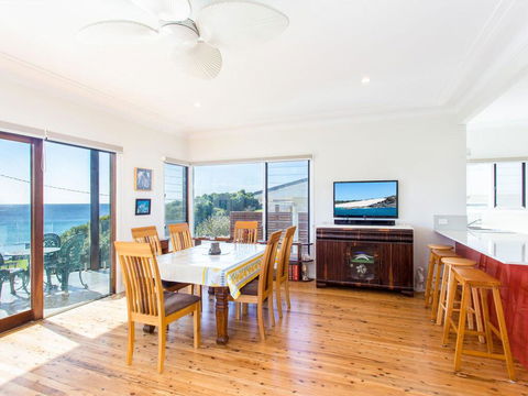 18 Cliff Road - Accommodation 4U 2