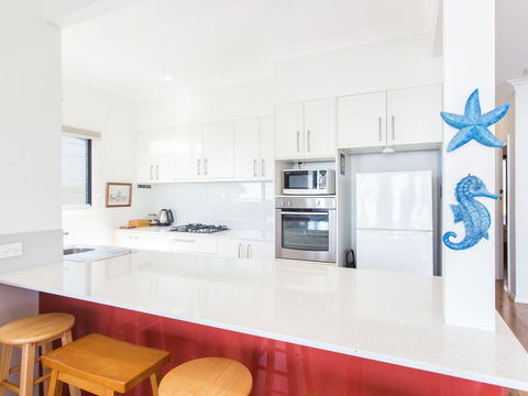 18 Cliff Road - Accommodation 4U 3