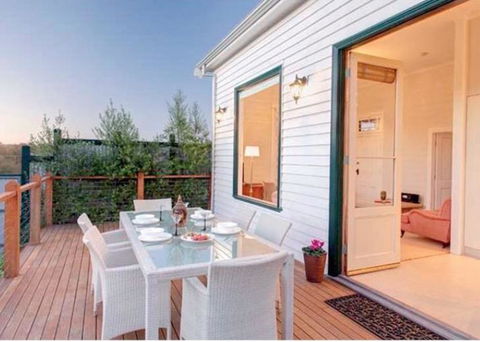 1880s Kananook Boutique Historic Luxury Apartment FSC Private Villa Bairnsdale - Accommodation 4U 0