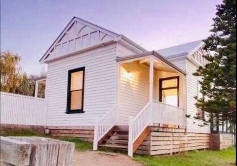 1880s Kananook Boutique Historic Luxury Apartment FSC Private Villa Bairnsdale - Accommodation 4U 1