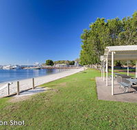 2 'Westpoint' 2 Thurlow Avenue - ground floor linen supplied views - Accommodation 4U