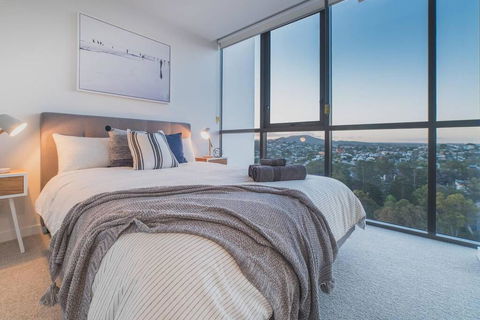 2 Bed Brisbane Resort Apartment - Accommodation 4U 3