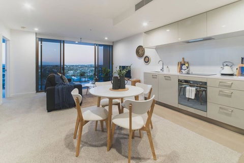 2 Bed Brisbane Resort Apartment - Accommodation 4U 2