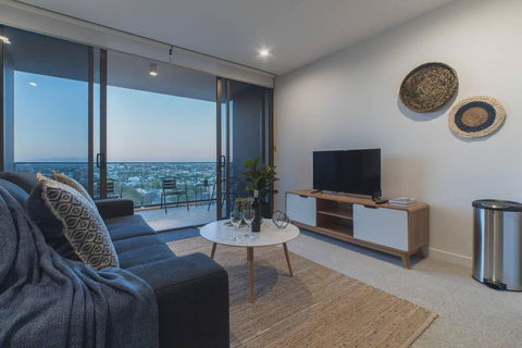 2 Bed Brisbane Resort Apartment - Accommodation 4U 1