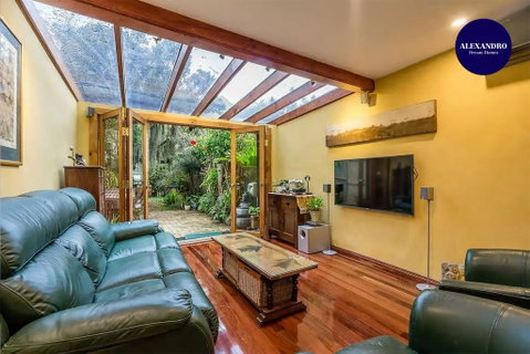 2 Bed Renovated Terrace - Erskinville - Accommodation 4U 2