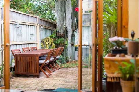 2 Bed Renovated Terrace - Erskinville - Accommodation 4U 0