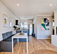 2 Bedroom Apt In Glenelg With Air-Con - Accommodation 4U