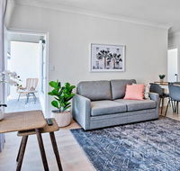 2 Bedroom Apt with Balcony  Air Con in Plympton - Accommodation 4U