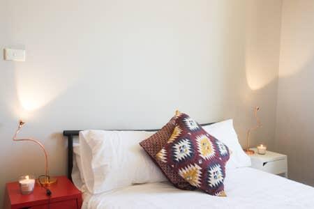 2 Bedroom Harbour View At The Rocks Heart Of CBD - Accommodation 4U 1