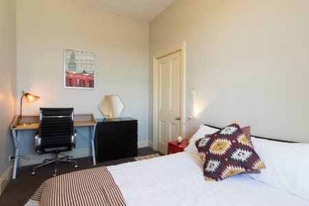 2 Bedroom Harbour View At The Rocks Heart Of CBD - Accommodation 4U 2