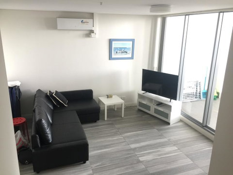 2 Bedroom High Rise Apartment - Accommodation 4U 2