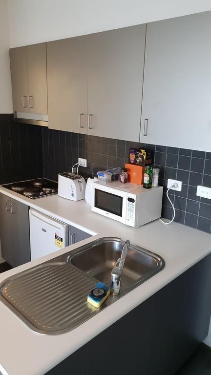 2 Bedrooms CBD FREE Tram Apartment (Melb Central, China Town, Queen Victoria Market, Melbourne University, RMIT, Etc) - Accommodation 4U 2