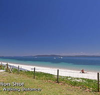 2/11a Christmas Bush Avenue - fantastic townhouse close to Dutchies Beach - Accommodation 4U