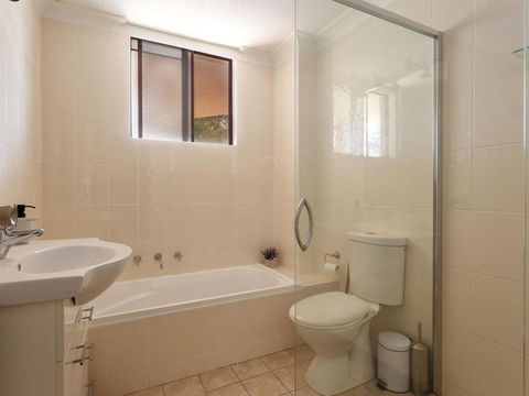 20 Booneroo - Walk To The Beach - Accommodation 4U 2