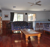 23 Carlo Road - Lowset family home within walking distance to the shopping centre. Pet friendly - Accommodation 4U