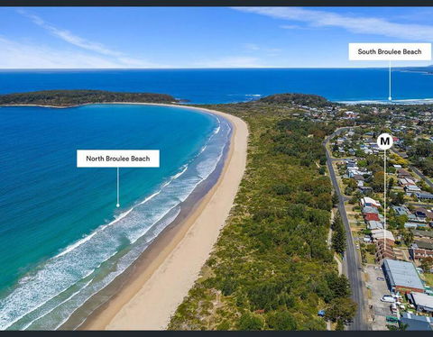 Beachfront Beauty - Accommodation 4U 0