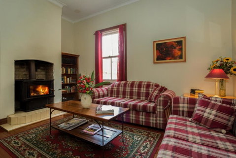 Belgravia Mountain Guest House - Accommodation 4U 2