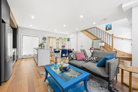 Bellfield Estate Modern 2Bed 2Bath Townhouse - Accommodation 4U 0