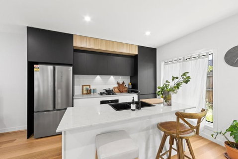 Bellfield Estate Modern 2Bed 2Bath Townhouse - Accommodation 4U 2