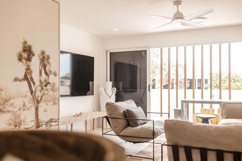 C & C By The Sea - Accommodation 4U 0