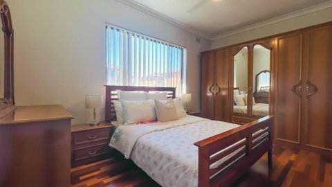 Carlton 3 Beds Unit - Free Parking - Accommodation 4U 3