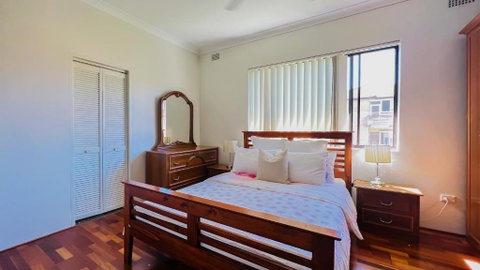 Carlton 3 Beds Unit - Free Parking - Accommodation 4U 2