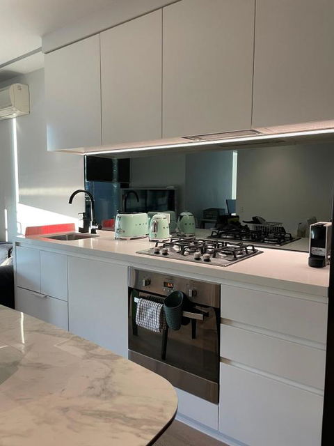 C&S Stay- Melbourne CBD - Accommodation 4U 3