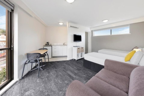 Cosmopolitan Hotel And Apartments - Accommodation 4U 1