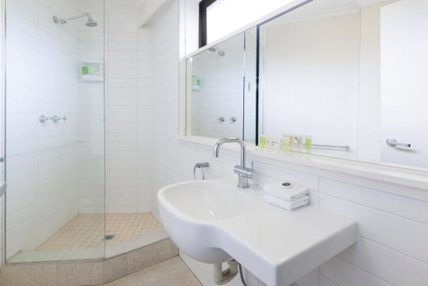 Cosmopolitan Hotel And Apartments - Accommodation 4U 2