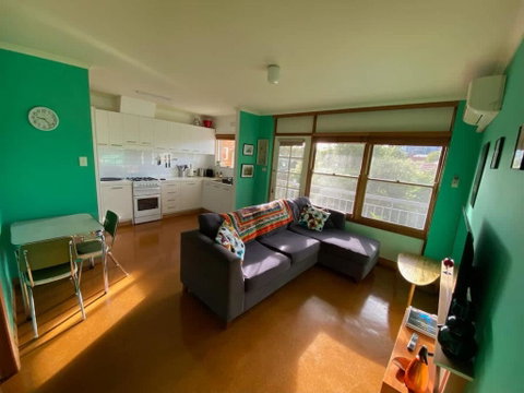 Cute Retro Gem - Accommodation 4U 1