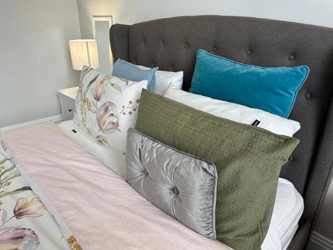 Daisy Cottage On Duke 3BR - Accommodation 4U 1