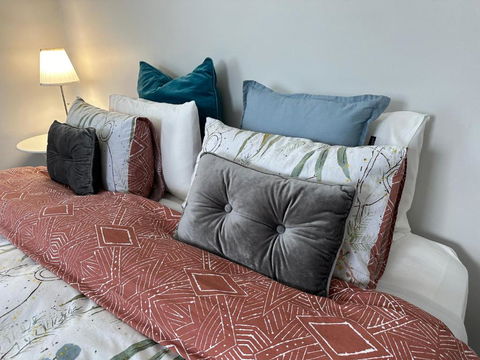 Daisy Cottage On Duke 3BR - Accommodation 4U 2