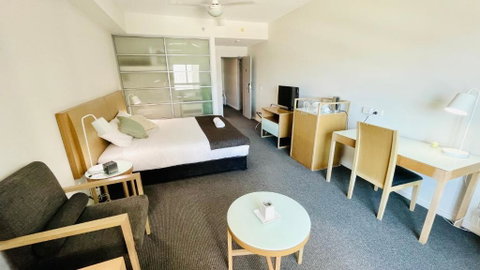 Deluxe Studio At Mantra - Accommodation 4U 2