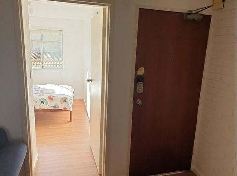 Dana-Private Room In A 3-Bedroom Apartment-3 - Accommodation 4U 1