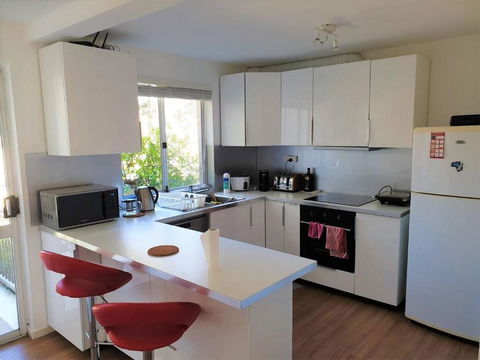 Dana-Private Room In A 3-Bedroom Apartment-3 - Accommodation 4U 3