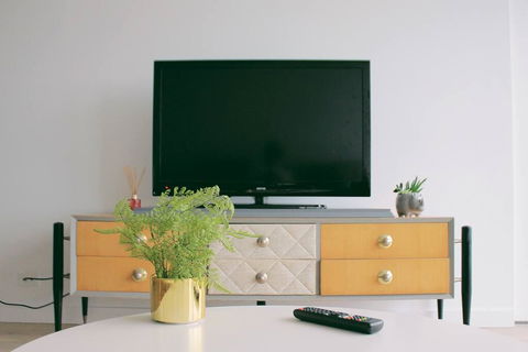 2Bed 2Bath Minimalist Apartment In CBD - Accommodation 4U 1