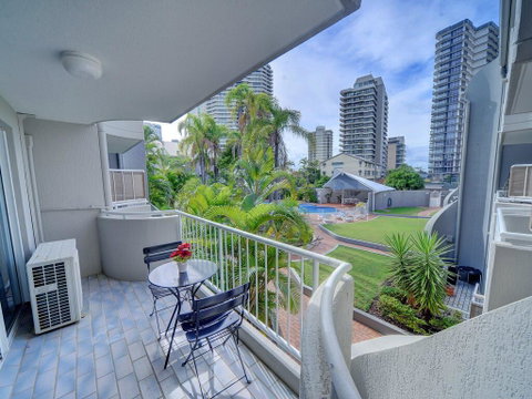 2BR Aloha Lane Main Beach Apartment - Accommodation 4U 2