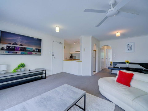 2BR Aloha Lane Main Beach Apartment - Accommodation 4U 1