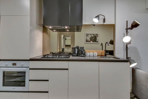 2BR Suites On Bourke, Perfect Location, Views - Accommodation 4U 3