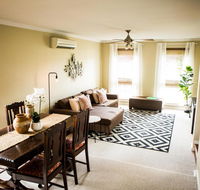 3 Bdrm House With Parking  Outdoor Entertaining - Accommodation 4U